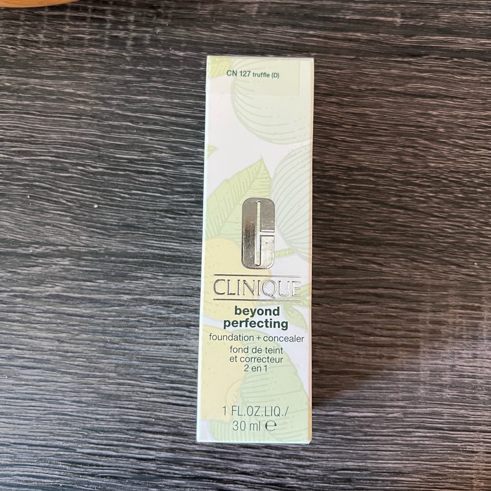 Clinique foundation - CN 127 Truffle